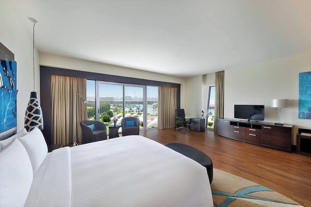 Marriott Hotel Al Forsan Abu Dhabi Room Type - Premium Room, 1 King Bed, Balcony Marriott Hotel Al Forsan Abu Dhabi Room Type - Premium Room, 1 King Bed, Balcony