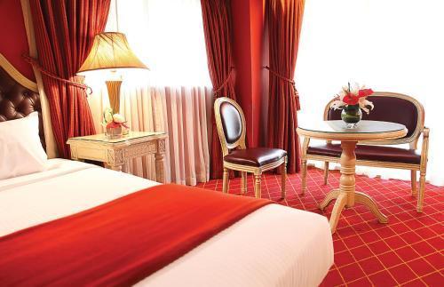 Moscow Hotel - Tap to explore photos