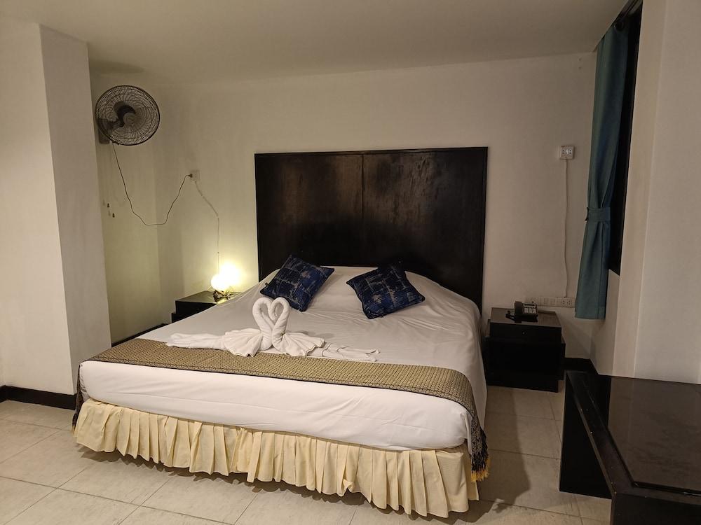 NOBLE HOUSE PATONG Room Type - Standard Double Room
