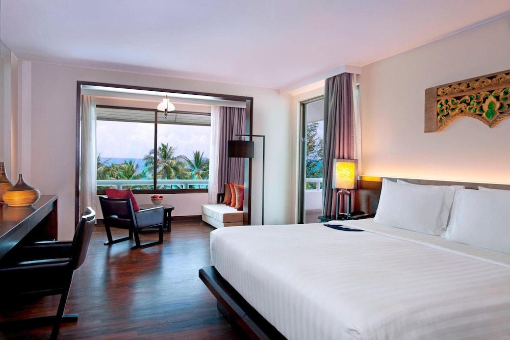 Le Meridien Phuket Beach Resort Room Type - Guest room, 1 King, Ocean view, Terrace Le Meridien Phuket Beach Resort Room Type - Guest room, 1 King, Ocean view, Terrace