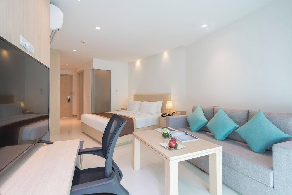 The Beachfront Hotel Phuket Room Type - Deluxe Room, Balcony