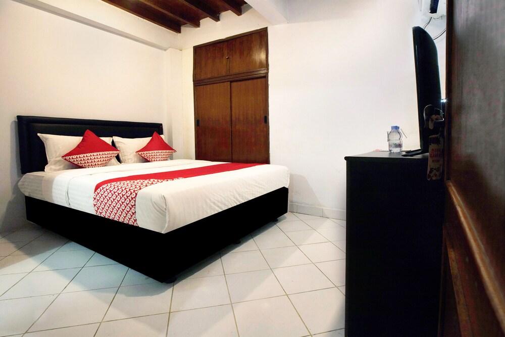 OYO 146 Menteng Residence