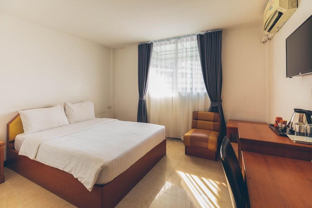 Atlas Bangkok Hotel Room Type - Standard Double Room