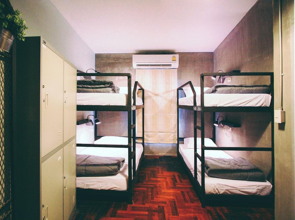 Atlas Bangkok Hotel Room Type - Private 4 Bunk Beds , Private Bathroom Atlas Bangkok Hotel Room Type - Private 4 Bunk Beds , Private Bathroom
