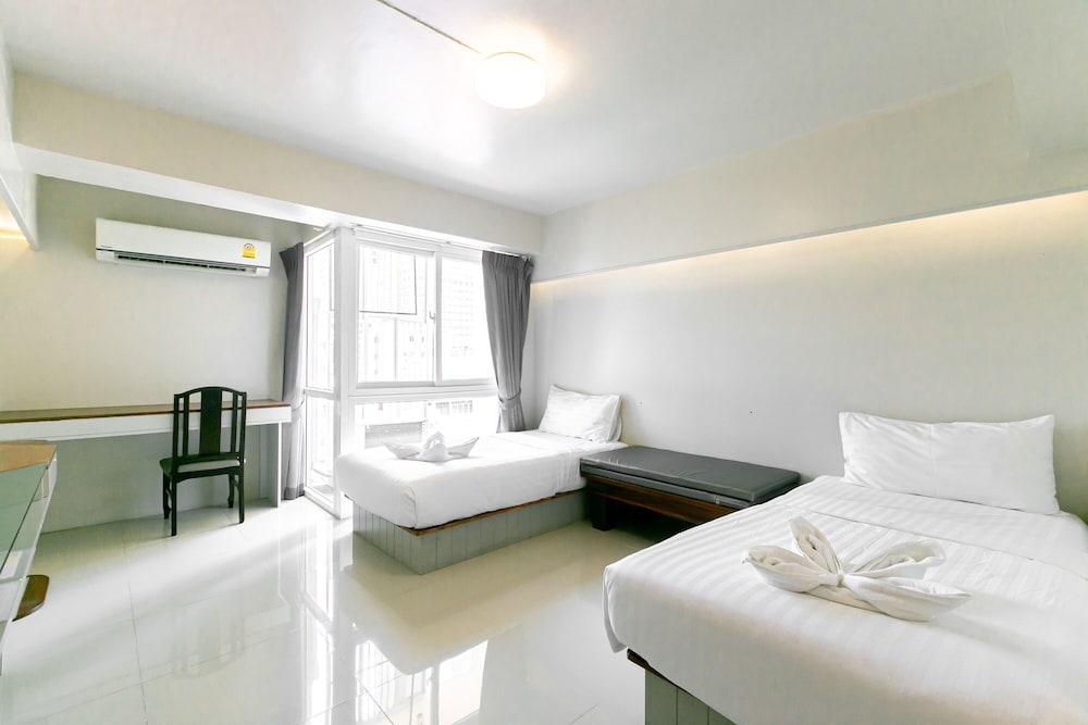 A Sleep Bangkok Sathorn Room Type - Superior Twin Room