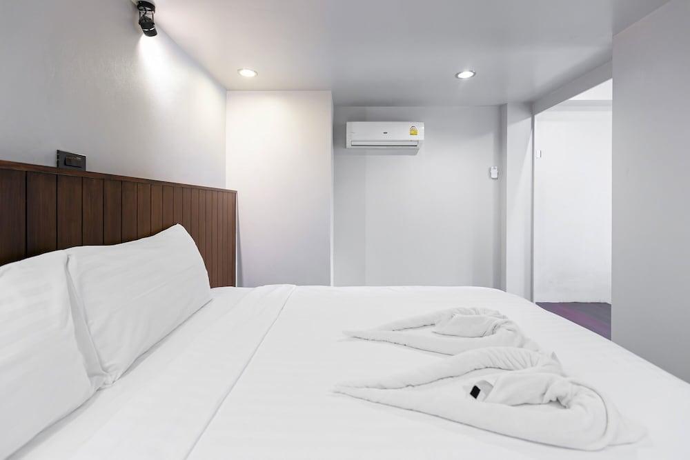 A Sleep Bangkok Sathorn - Tap to explore photos