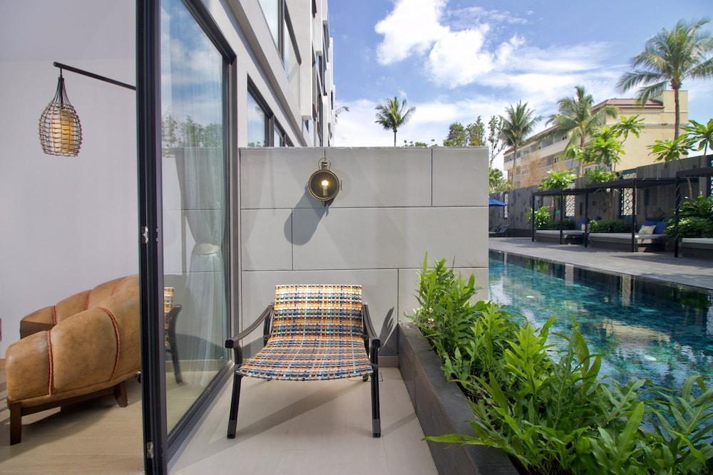 Hotel Indigo Phuket Patong, an IHG Hotel Room Type - Standard Room, 1 King Bed, Pool Access