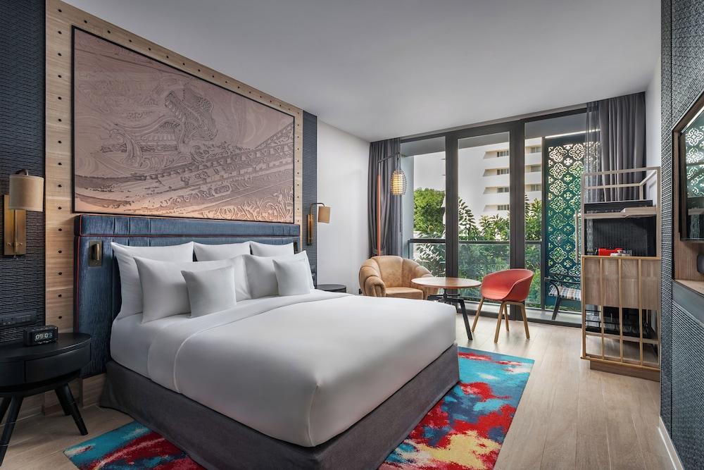 Hotel Indigo Phuket Patong, an IHG Hotel Room Type - Standard Double Room, 1 King Bed, Garden View