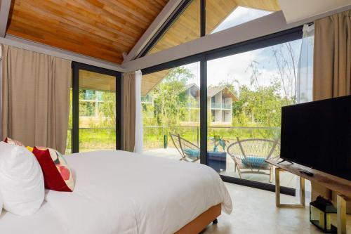 Island Escape Burasari Room Type - One-Bedroom Villa Lagoon View with Balcony, Schedule Boat Transfer Island Escape Burasari Room Type - One-Bedroom Villa Lagoon View with Balcony, Schedule Boat Transfer