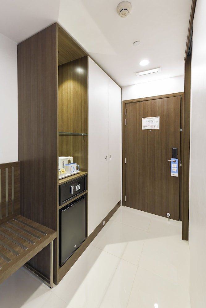Citymax Hotel Al Barsha - Tap to explore photos