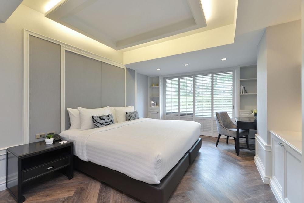 Centre Point Sukhumvit Thong Lo Room Type - Deluxe Premium King or Twin Bed