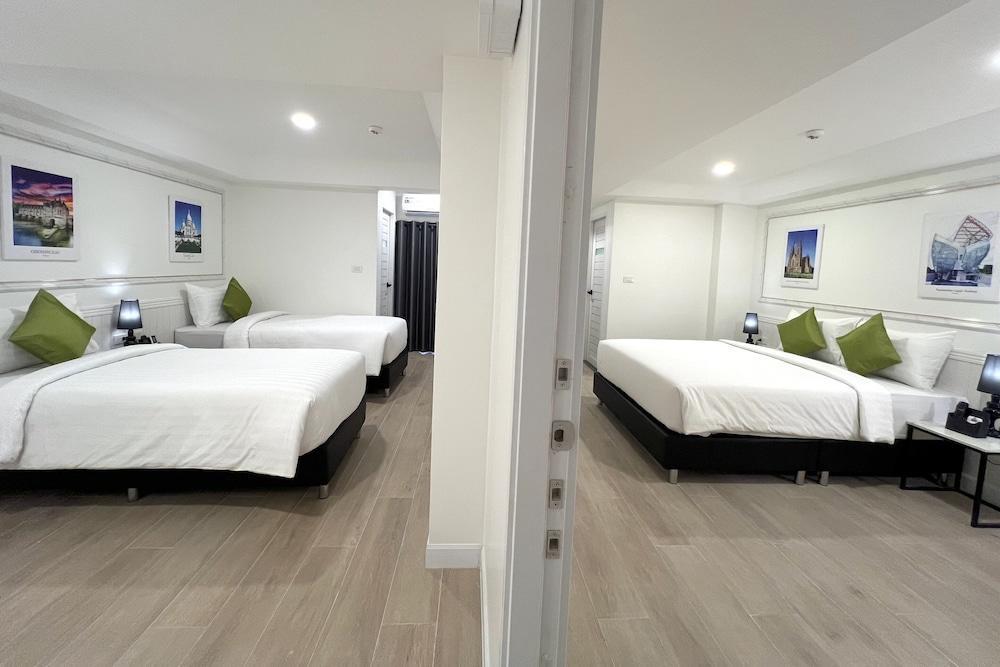 Travelier Hostel Room Type - Family Room, Connecting Rooms