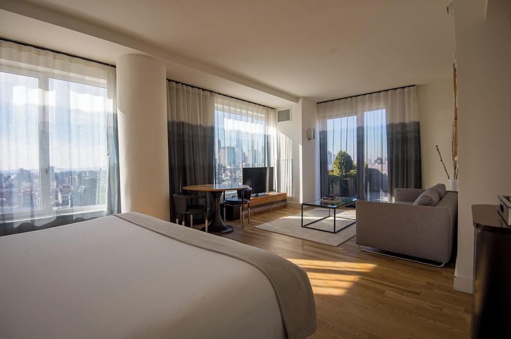 Hotel Indigo LOWER EAST SIDE NEW YORK, an IHG hotel Room Type - Suite, 1 King Bed, Tower (Freedom Tower View) Hotel Indigo LOWER EAST SIDE NEW YORK, an IHG hotel Room Type - Suite, 1 King Bed, Tower (Freedom Tower View)