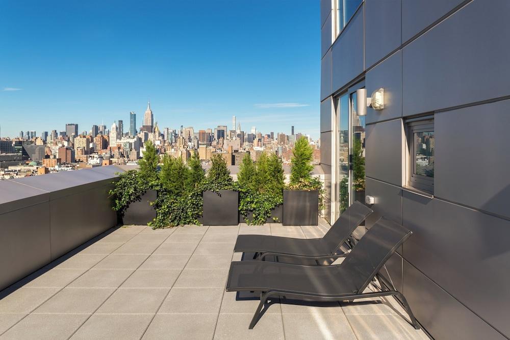 Hotel Indigo LOWER EAST SIDE NEW YORK, an IHG hotel - Tap to explore photos