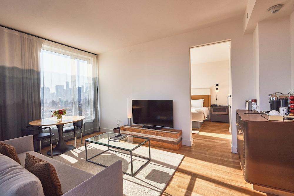 Hotel Indigo LOWER EAST SIDE NEW YORK, an IHG hotel - Tap to explore photos