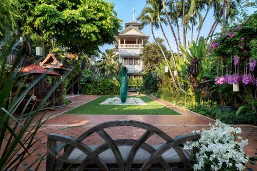 Chakrabongse Villas - Tap to explore photos