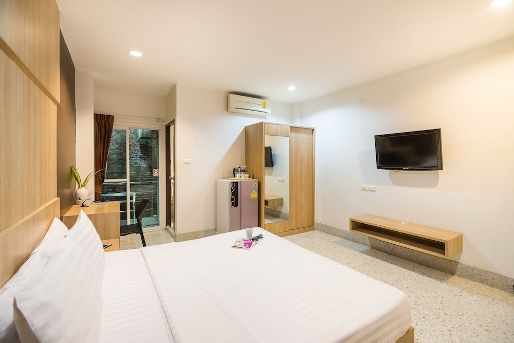 The Fifth Residence Hotel Room Type - Standard Triple Room (No Window) The Fifth Residence Hotel Room Type - Standard Triple Room (No Window)