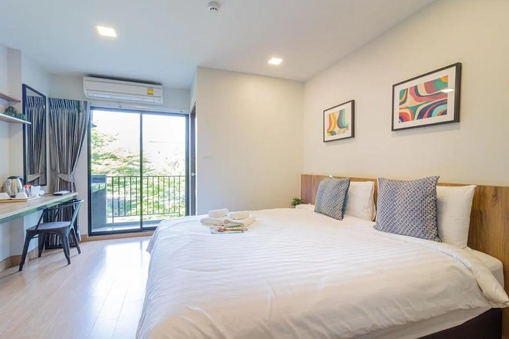 Casa Luxe Hotel and Resident Room Type - Standard Double Room, 1 Queen Bed, City View Casa Luxe Hotel and Resident Room Type - Standard Double Room, 1 Queen Bed, City View