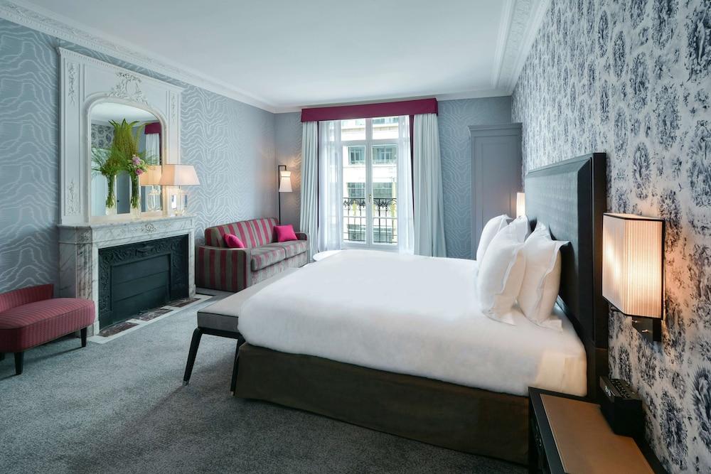 Maison Astor Paris, Curio Collection by Hilton Room Type - Junior Suite, 1 King Bed (Master Guest Room)