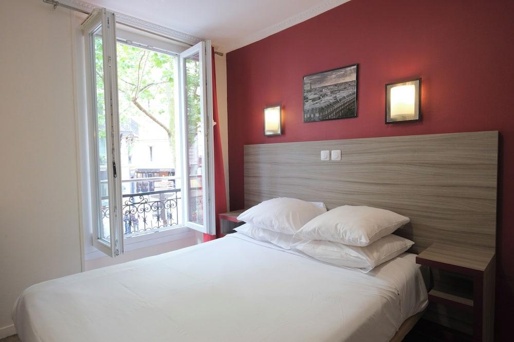Hipotel Paris Gambetta Republique - Tap to explore photos