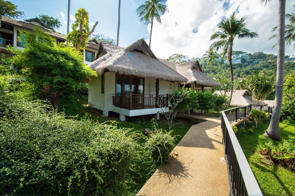 Coral Cliff Beach Resort Samui Room Type - Deluxe Villa