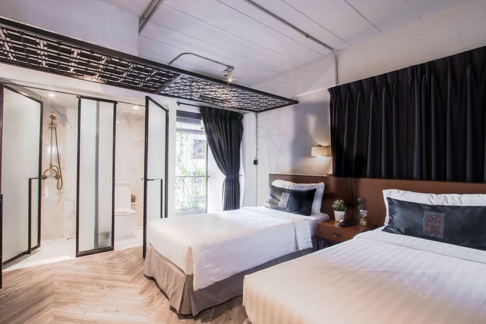 IR-ON Hotel Room Type - Standard Twin Room