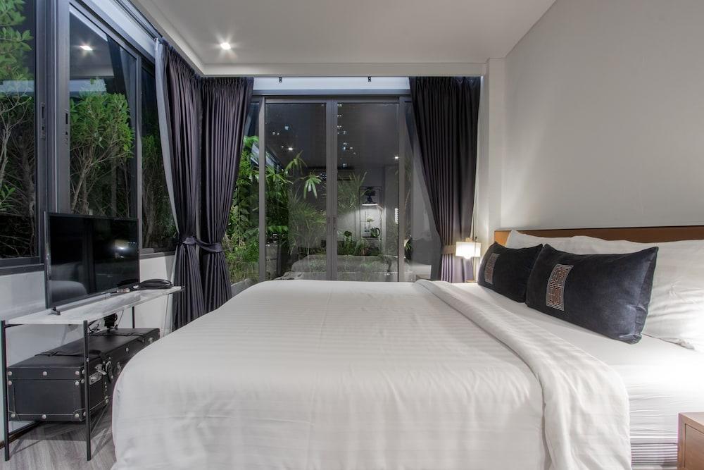 IR-ON Hotel Room Type - Junior Suite