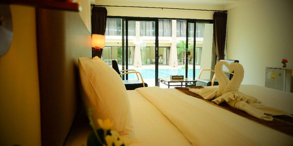 Summer Tree Hotel Room Type - Deluxe Pool Access, Double Bed Summer Tree Hotel Room Type - Deluxe Pool Access, Double Bed