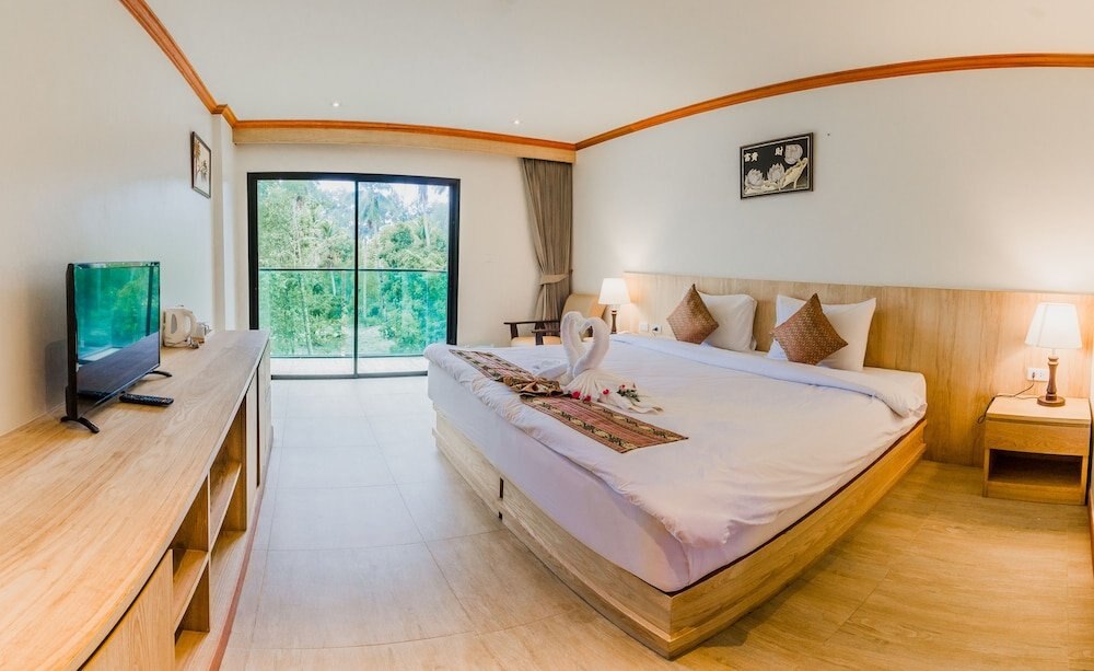 Airport Beach Hotel Phuket Room Type - Superior Pool View - Double