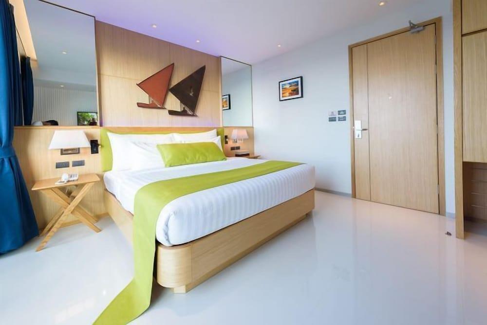 Deep Blue Z10 Pattaya Room Type - Superior Double Room, Balcony
