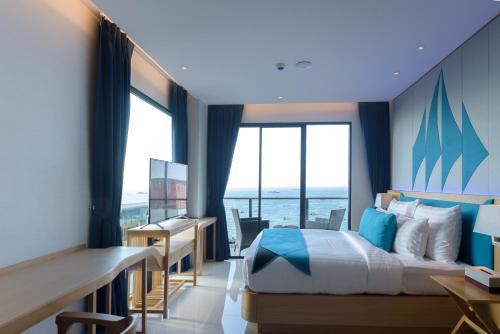 Deep Blue Z10 Pattaya Room Type - Double Room with Balcony and Sea View Deep Blue Z10 Pattaya Room Type - Double Room with Balcony and Sea View