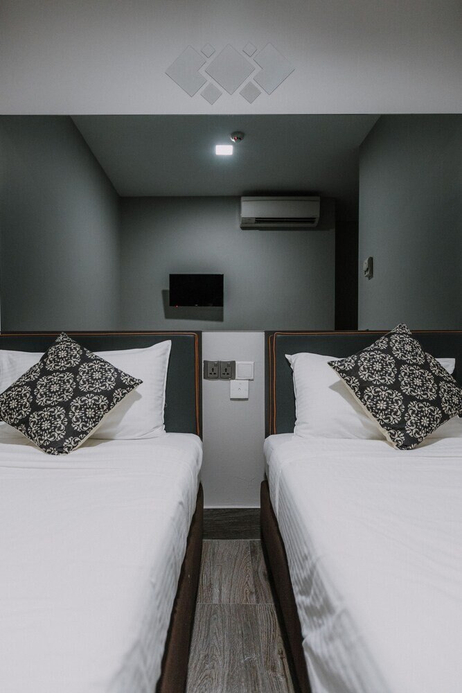 Butternut Tree Hotel Room Type - L - No Window - Twin