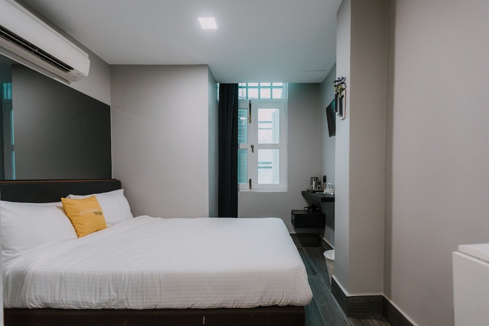 Butternut Tree Hotel Room Type - L - With Window - Queen