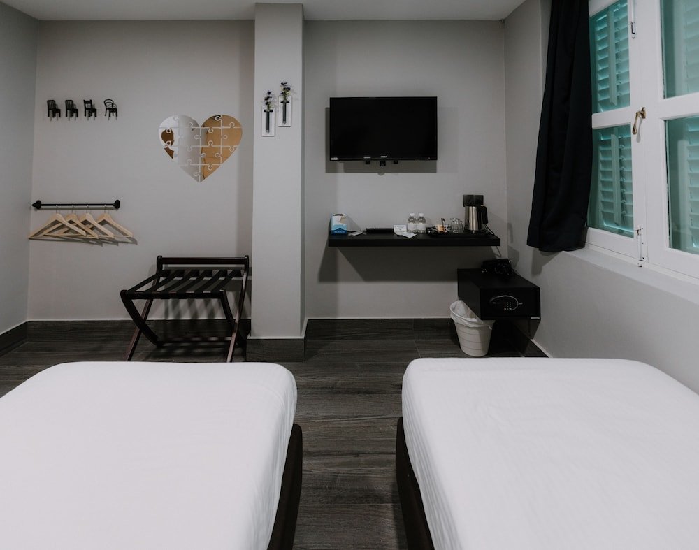 Butternut Tree Hotel Room Type - L - With Window - Twin