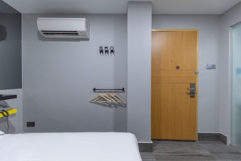 Butternut Tree Hotel Room Type - L - No Window - Queen