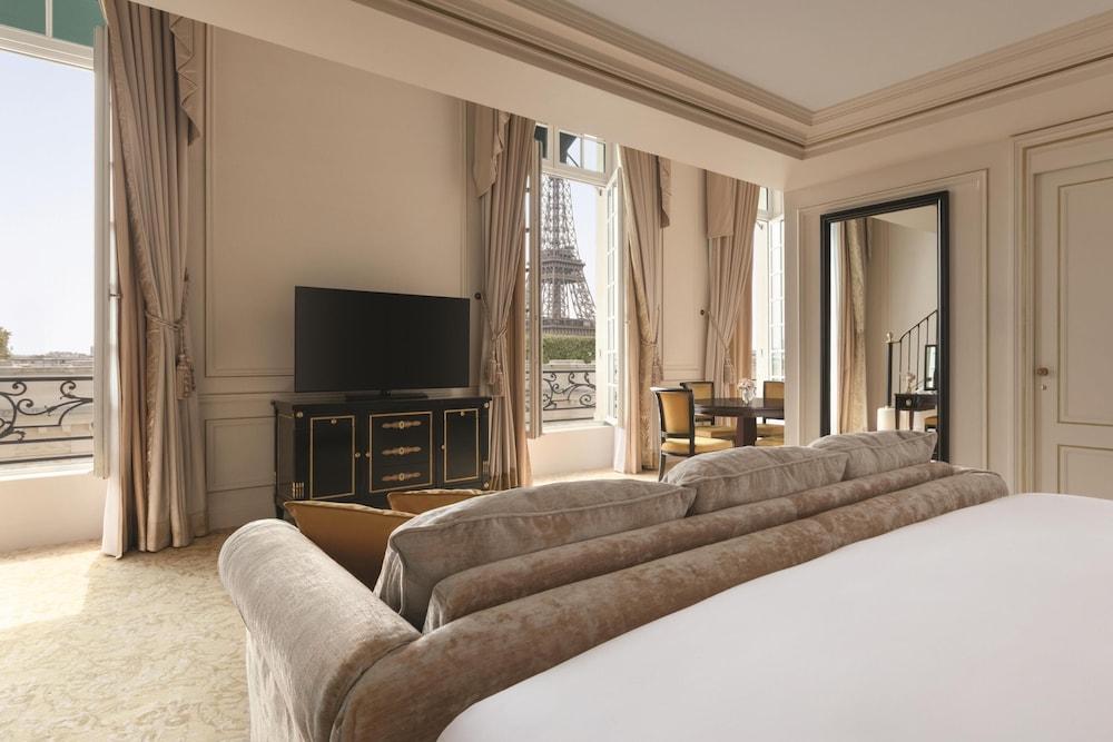 Shangri-la Hotel Room Type - Duplex Eiffel View Suite 1 King