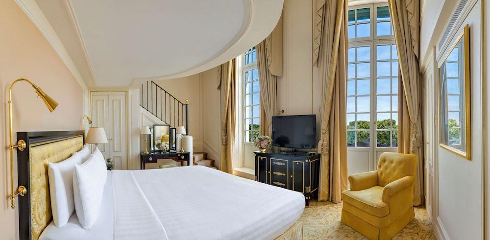 Shangri-la Hotel Room Type - Duplex Eiffel View Suite 1 King Shangri-la Hotel Room Type - Duplex Eiffel View Suite 1 King