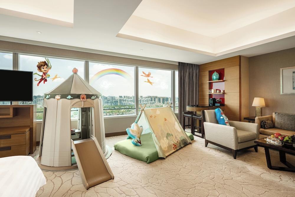 Kerry Hotel Pudong Shanghai Room Type - Questers Premier Parkview Family Room