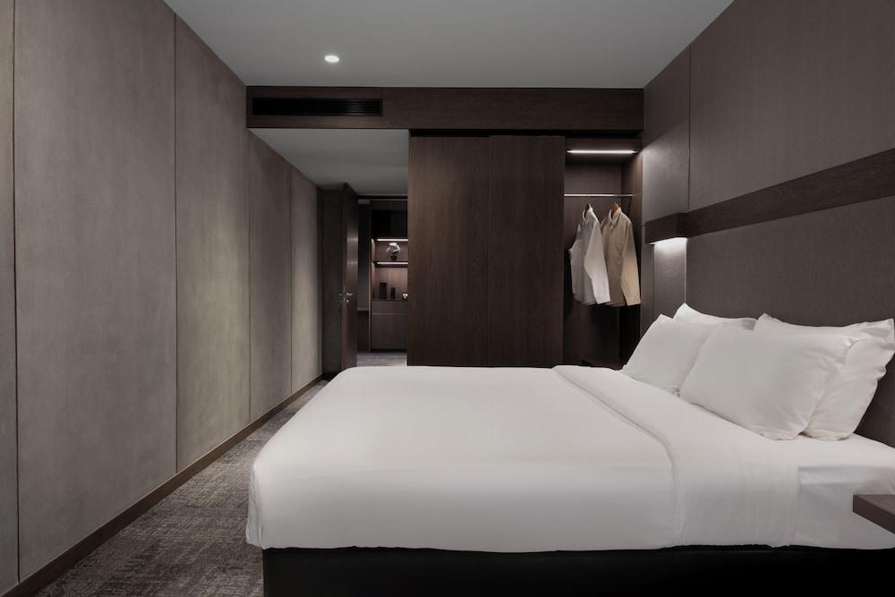 Oakwood Bencoolen Singapore - Tap to explore photos