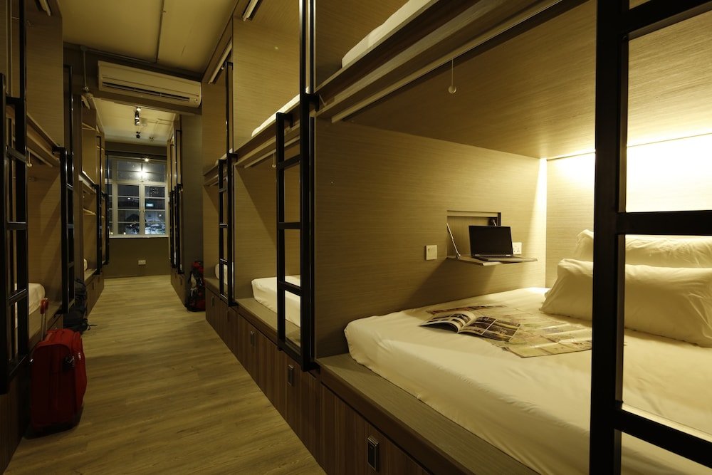 BEAT. Capsule Hostel @ Boat Quay Room Type - 1 Deluxe Bed in Mixed Room, River View