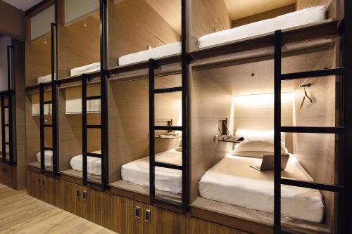 BEAT. Capsule Hostel @ Boat Quay - Tap to explore photos