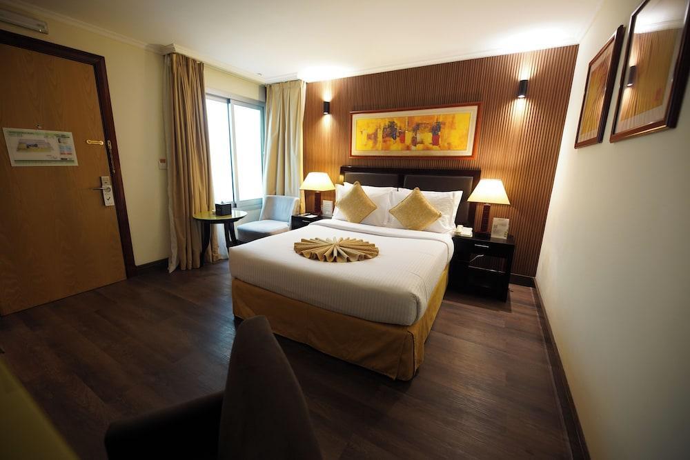 Villaggio Hotel Room Type - Standard Queen Room Non Smoking