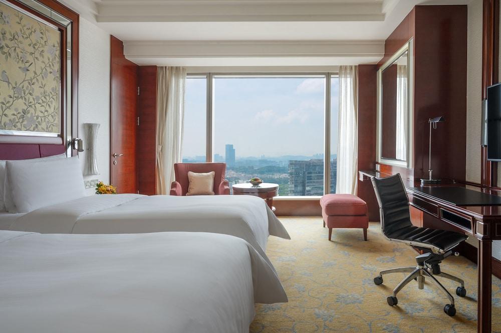Shangri-La Guangzhou Room Type - Deluxe Room, 2 Twin Beds, River View Shangri-La Guangzhou Room Type - Deluxe Room, 2 Twin Beds, River View