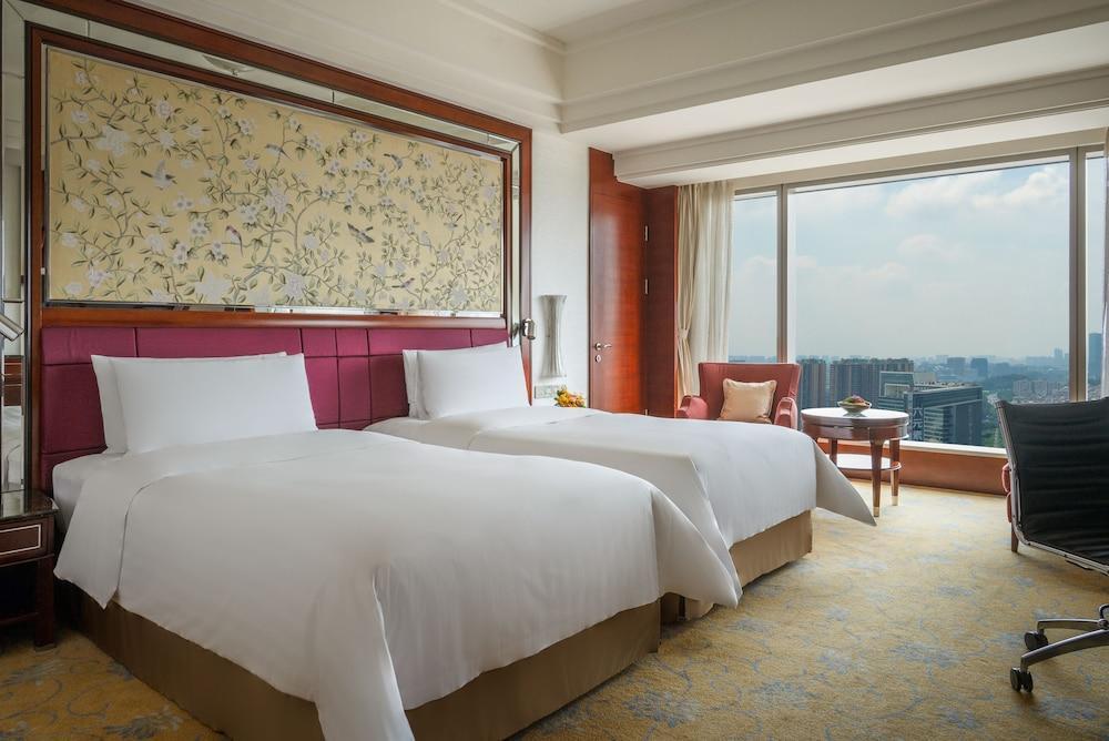 Shangri-La Guangzhou Room Type - Deluxe Room, 1 King Bed, River View