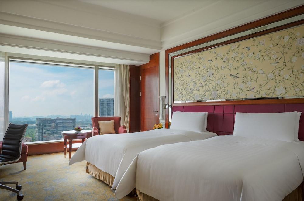 Shangri-La Guangzhou Room Type - Horizon Deluxe, Basic Room, 2 Twin Beds, River View Shangri-La Guangzhou Room Type - Horizon Deluxe, Basic Room, 2 Twin Beds, River View