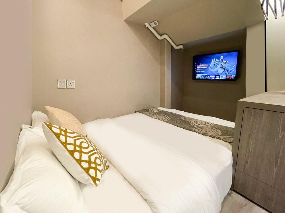 ST Signature Jalan Besar Room Type - Cabin M, Shared Bathroom