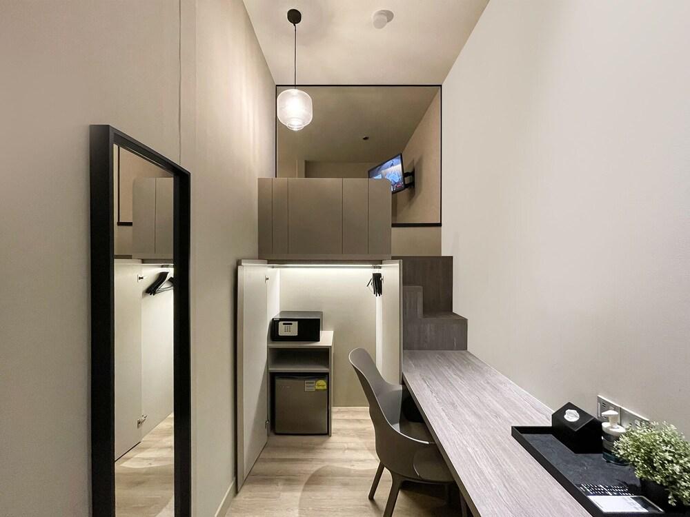 ST Signature Jalan Besar Room Type - Cabin M, Twin, Shared Bathroom
