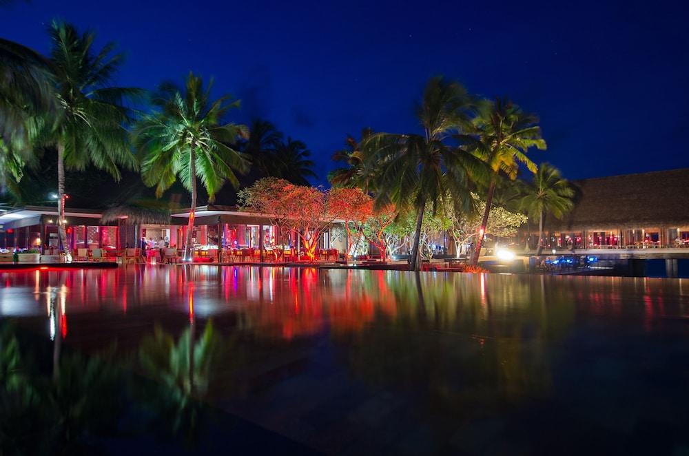 One&Only Reethi Rah - Tap to explore photos