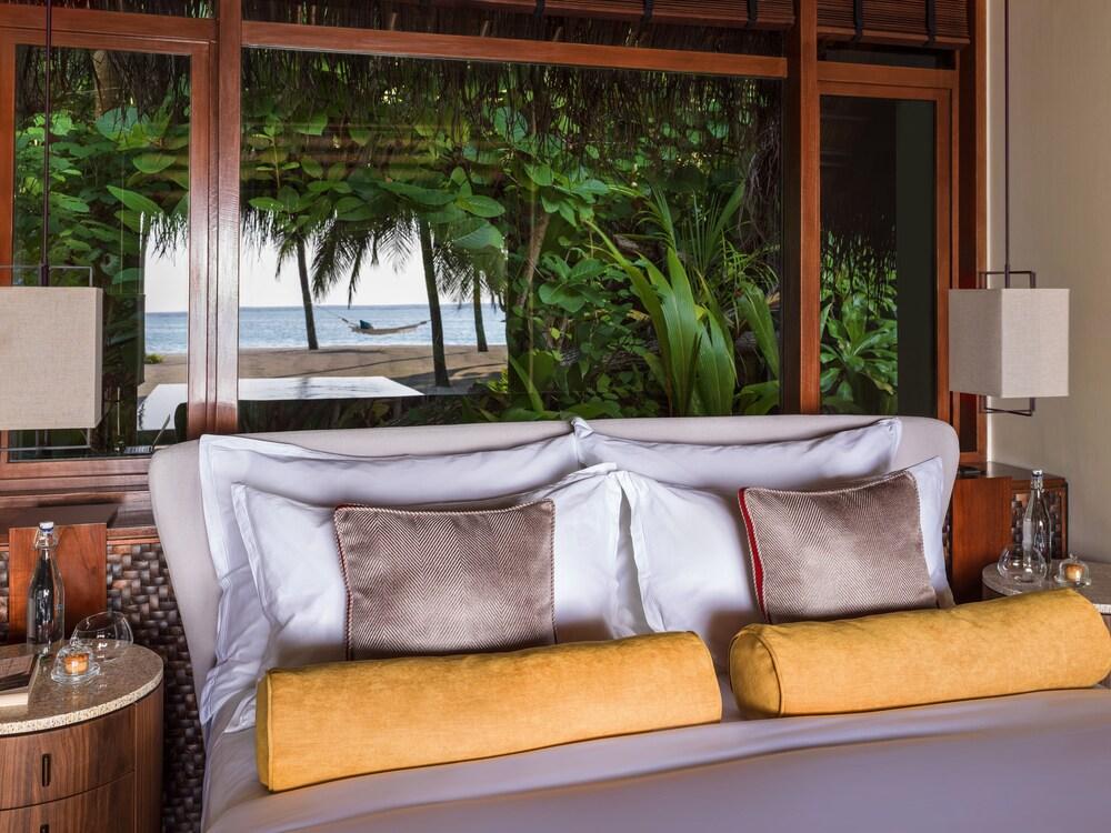 One&Only Reethi Rah Room Type - Beach Villa with Pool