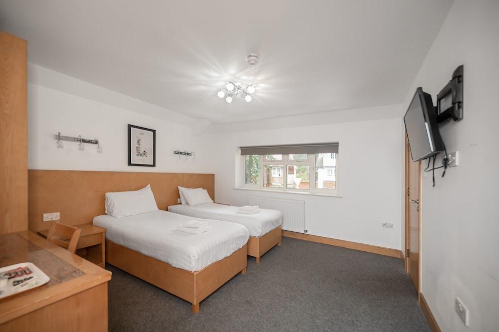 Flexistay Aparthotel Sutton Room Type - Standard Twin Room